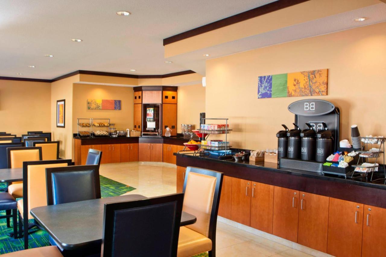 Hotel Fairfield & By Marriott East Galleria 3*