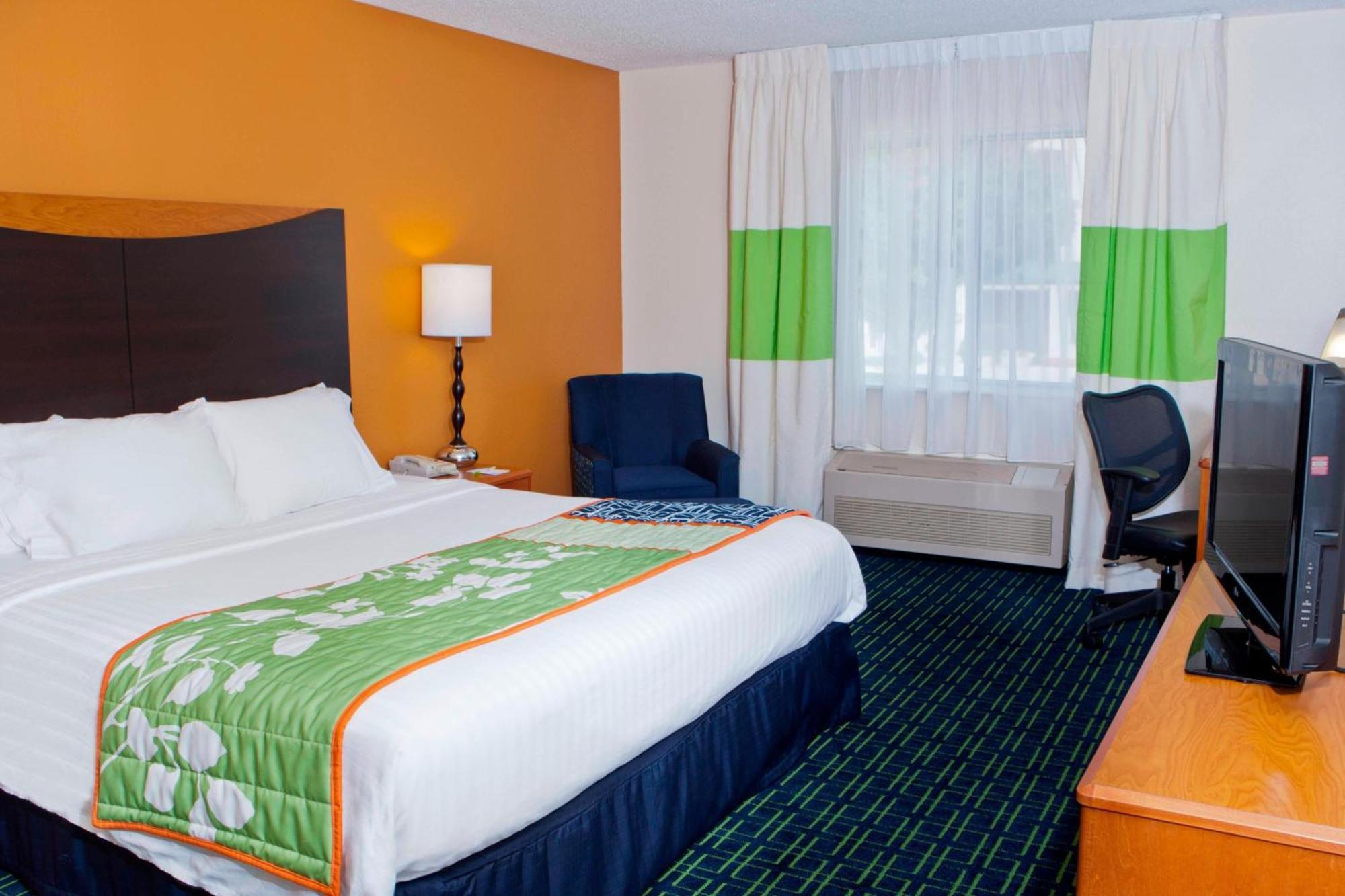 Fairfield & By Marriott East Galleria 3*